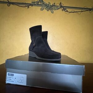 La Canadienne, La Verna boots, suede, Brown, size 6M
